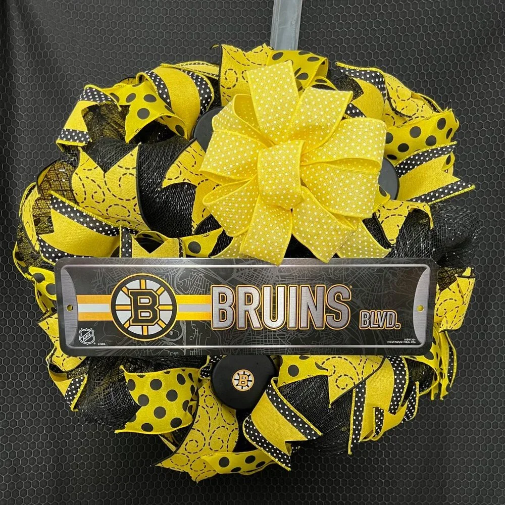 Boston Bruins Hockey Team Deco Mesh Wreath